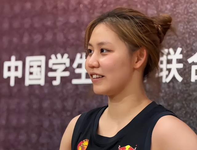 必发-女篮19岁新星崛起，半决赛狂轰30分，曾获MVP，宫鲁鸣或召她试试